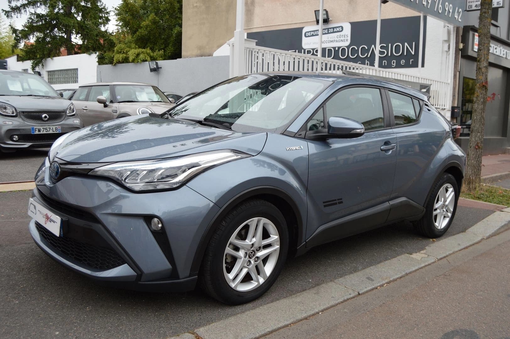 Toyota C-HR 122H DYNAMIC BUSINESS 2WD E-CVT + PROGRAMME BEYOND ZERO ACADEMY MY20