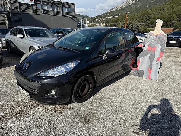 Peugeot 207 1.4 HDI70 PREMIUM 3P