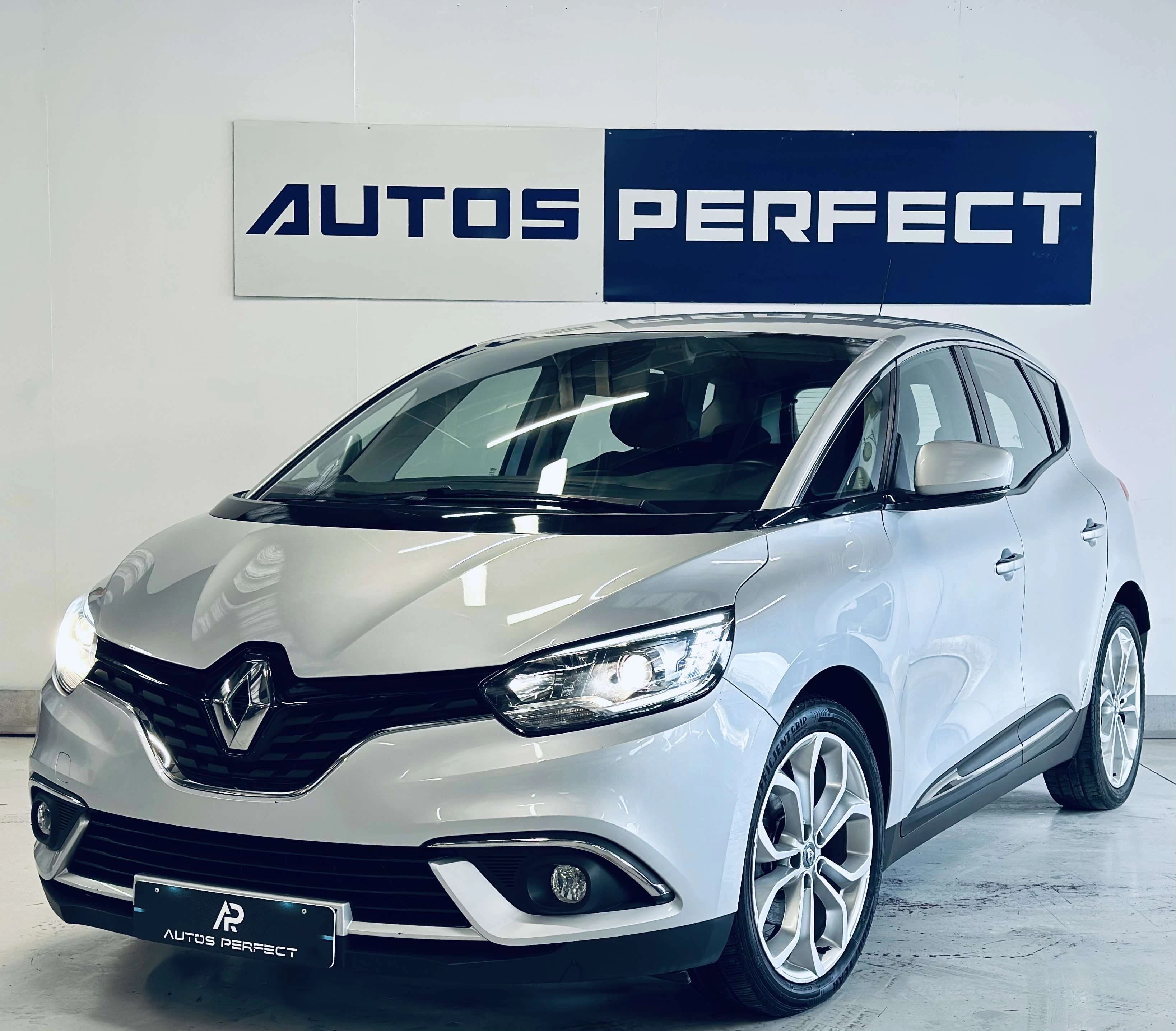 Renault Scenic 1.2 PDC NAV BLUETOOTH AIDE CONDUIT START STOP JA20