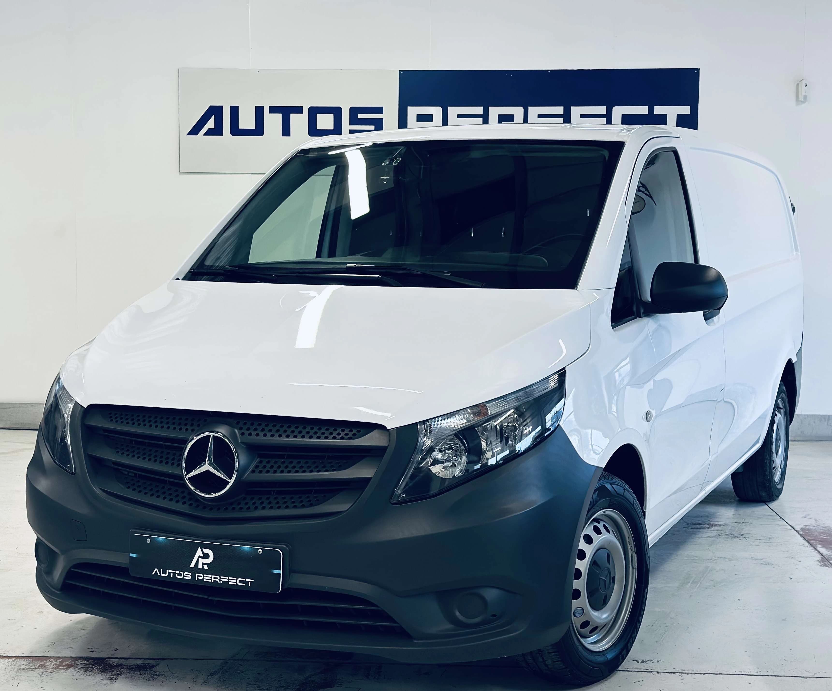 Mercedes-Benz Vito 2.0d 114cdi BOITE AUTO 3PLACES 136CV CARPLAY LIM